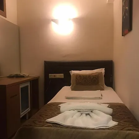 Sultanahmet Milan Hotel&spa מלון