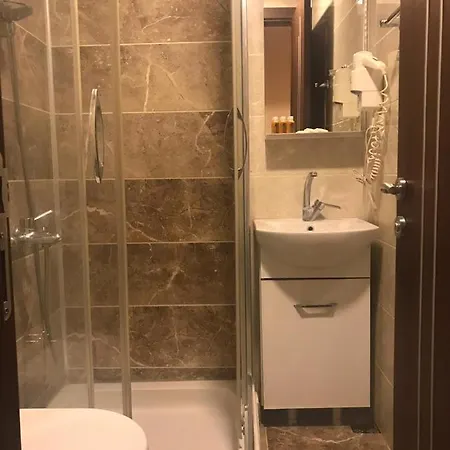 Sultanahmet Milan Hotel&spa מלון 3*